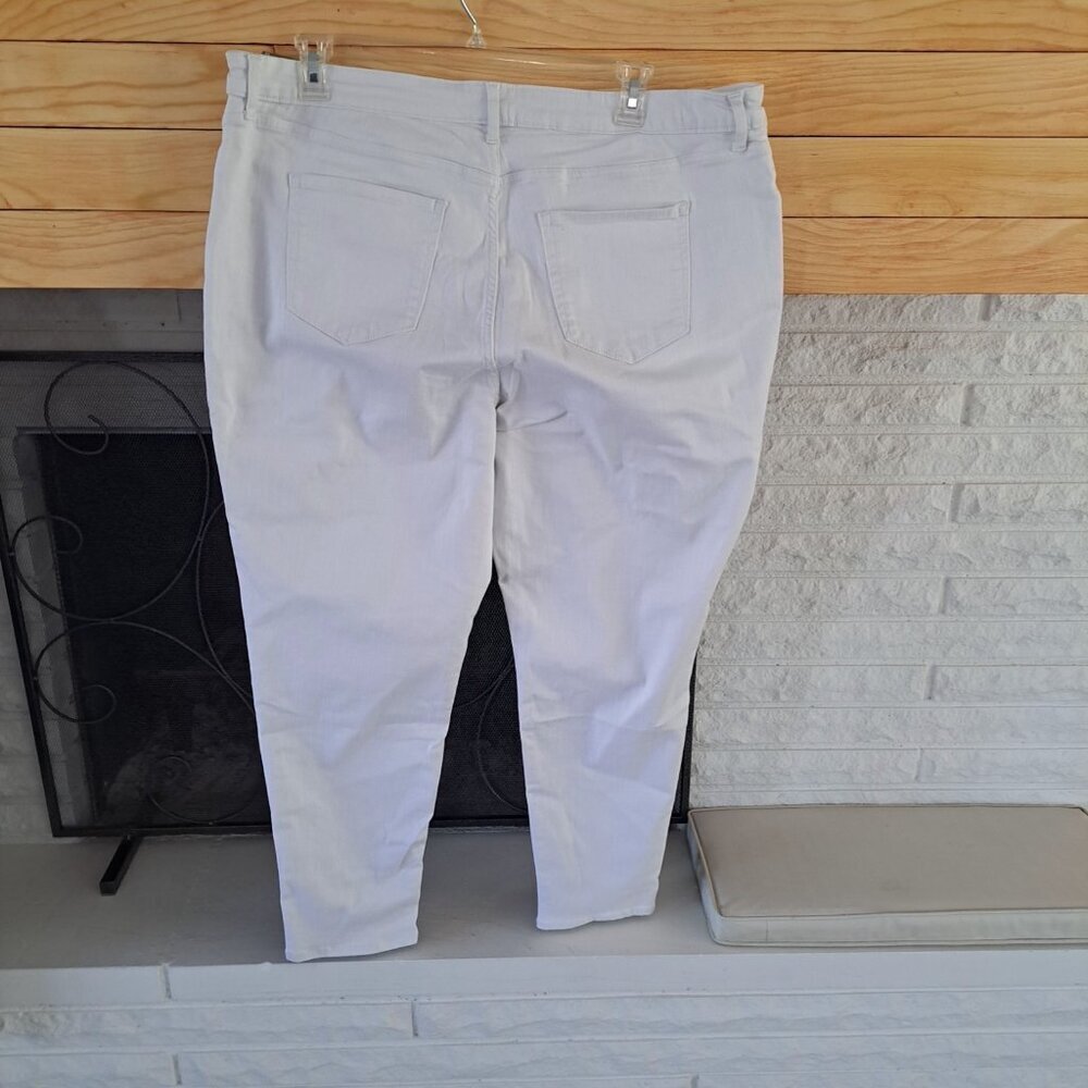 New Falls Creek Plus Size 24 White Pants Skinny Mid Rise Slimming Stretch... - Picture 6 of 10